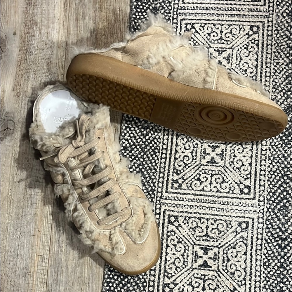 Maison Martin Margiela Tan Fuzzy Sneakers Slides, never worn!